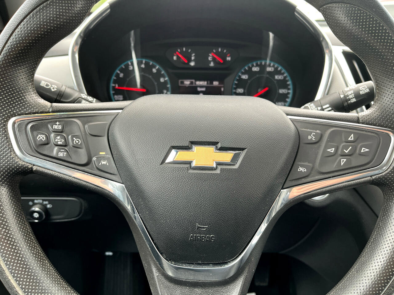 Used 2020 Chevrolet Equinox LS image 9