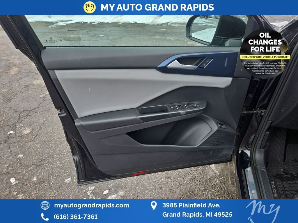 Used 2022 Volkswagen Taos SE image 10