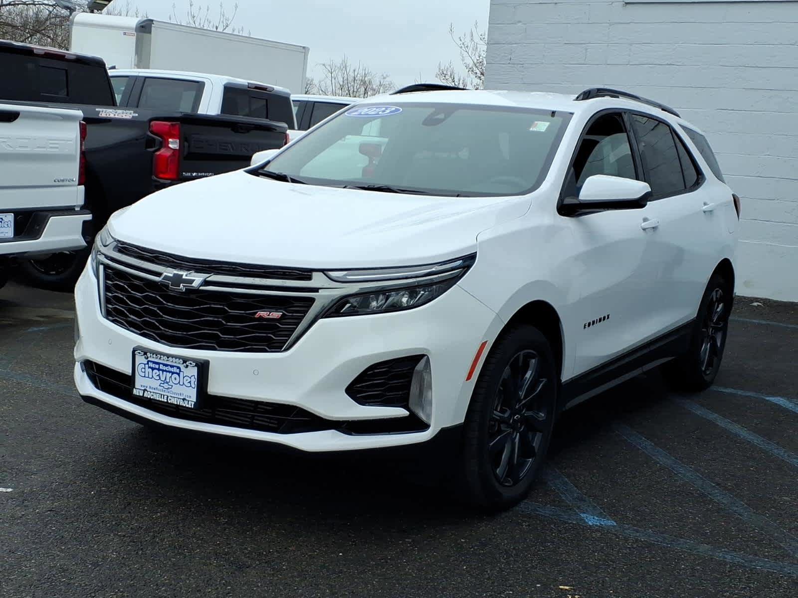Used 2023 Chevrolet Equinox RS AWD/4WD image 3