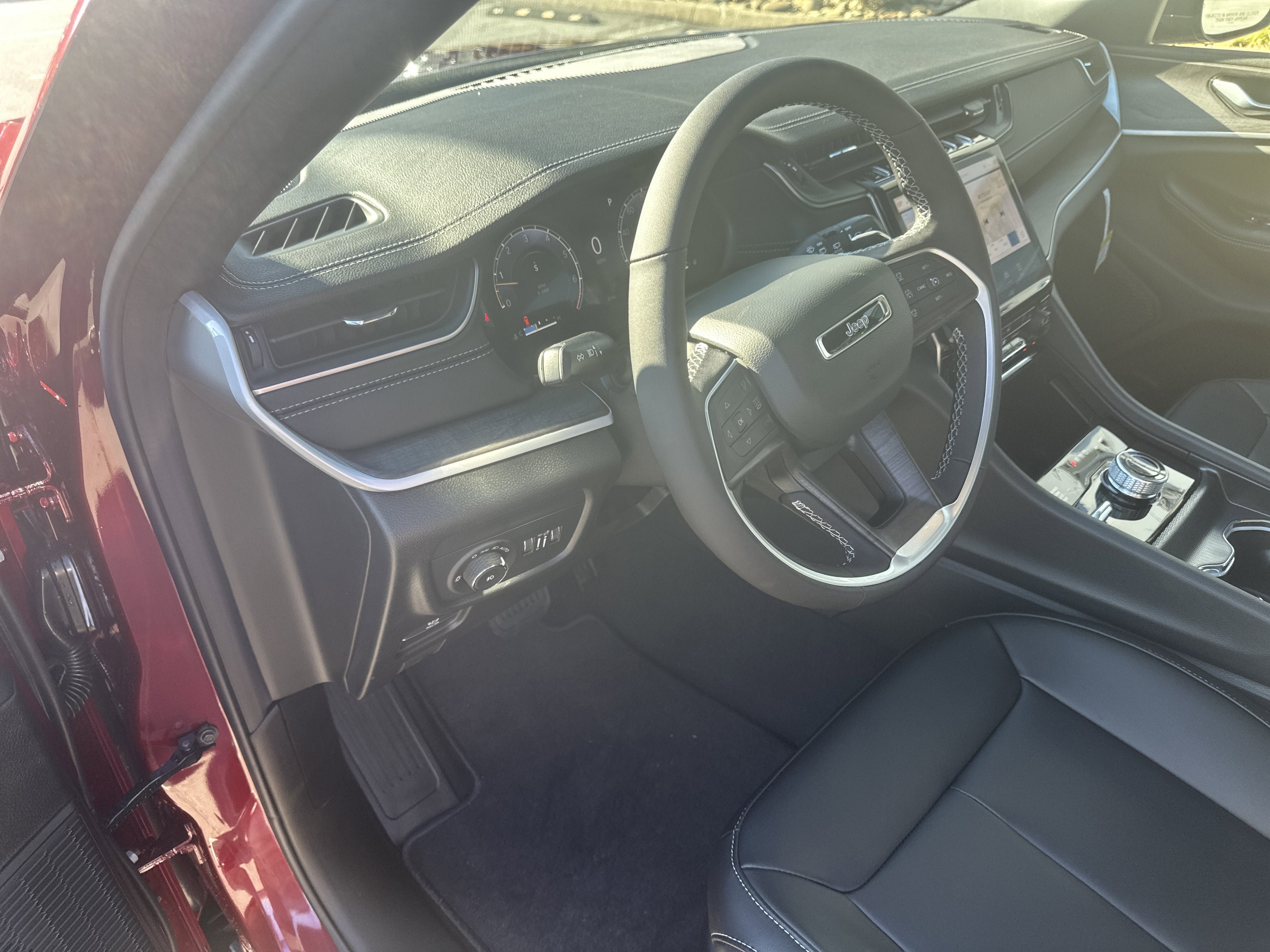 New 2025 Jeep Grand Cherokee L Limited AWD/4WD image 15