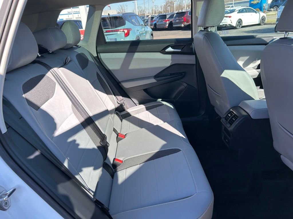 Used 2023 Volkswagen Taos SE image 25