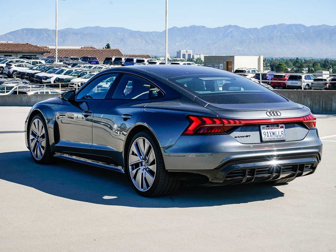 Used 2022 Audi e-tron GT Prestige w/ Prestige Package image 2