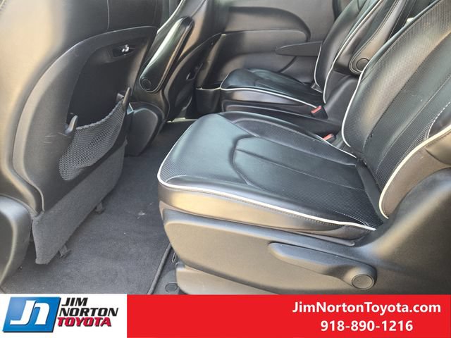 Used 2021 Chrysler Pacifica Limited w/ Premium & Safety Sphere Group FWD image 32