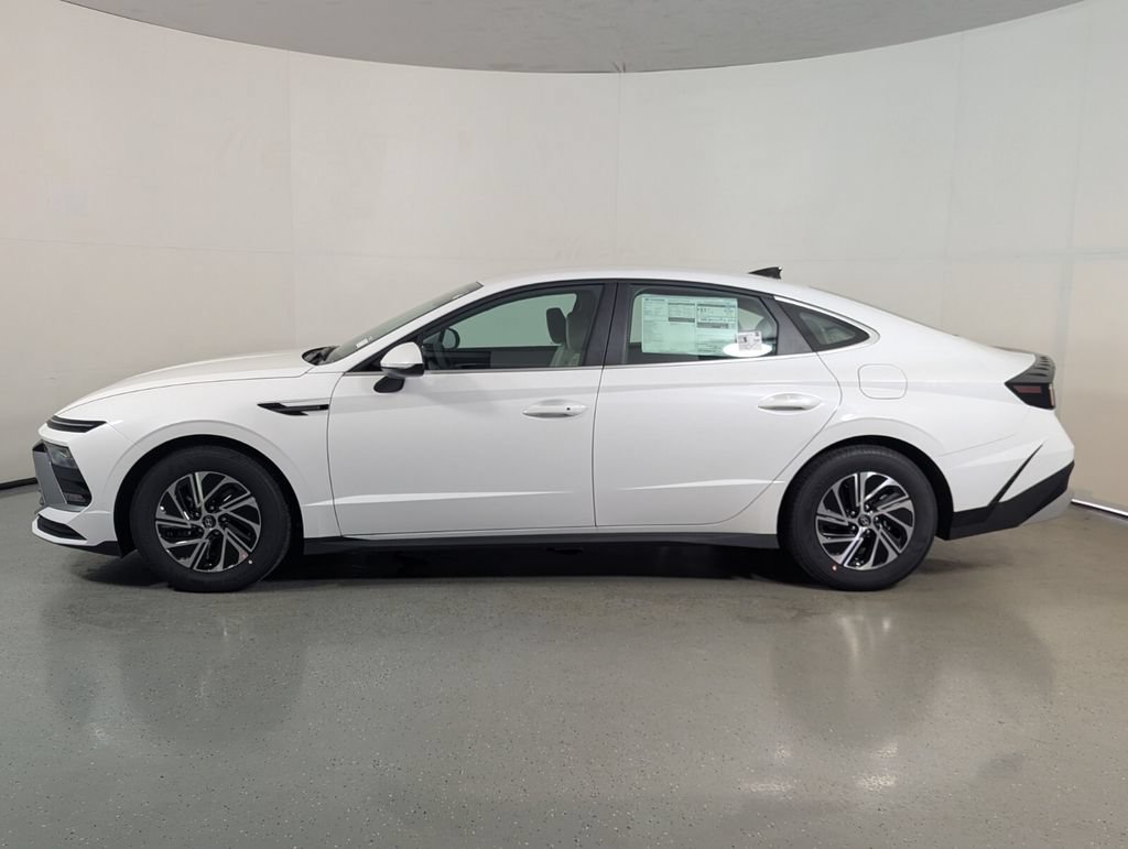 New 2026 Hyundai Sonata Blue FWD image 4