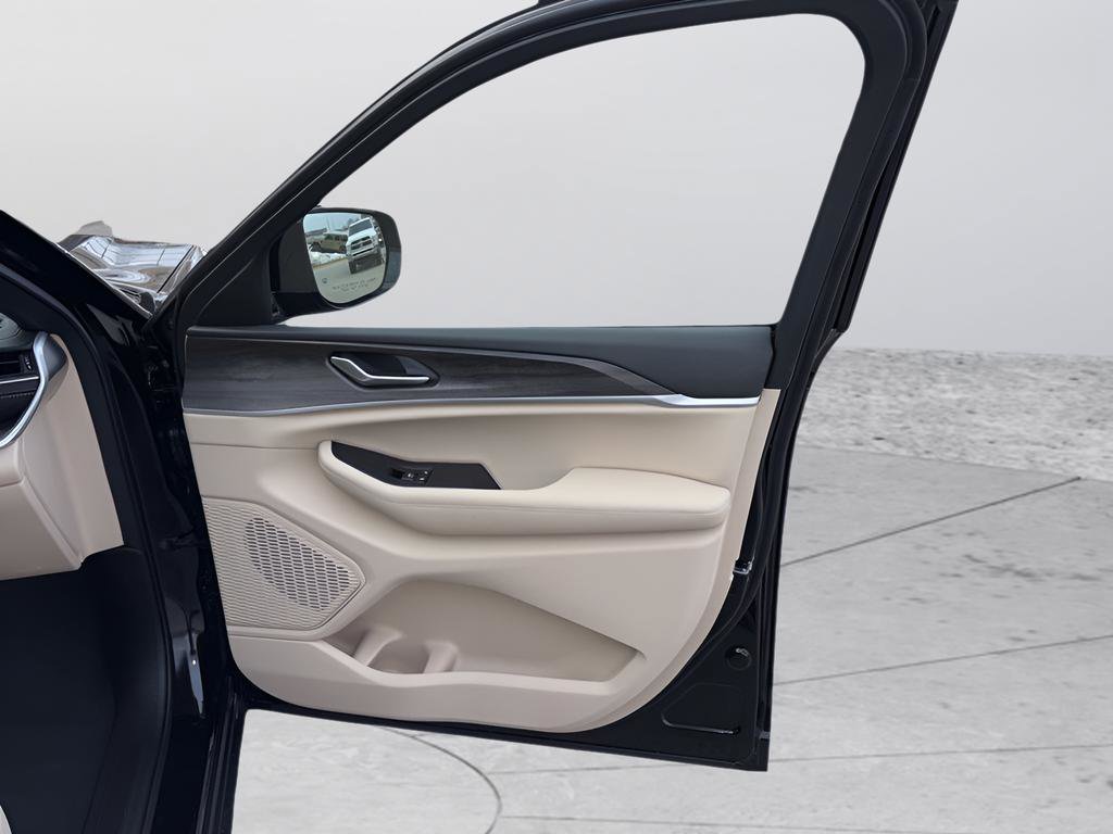 New 2025 Jeep Grand Cherokee L Limited w/ Luxury Tech Group II image 51