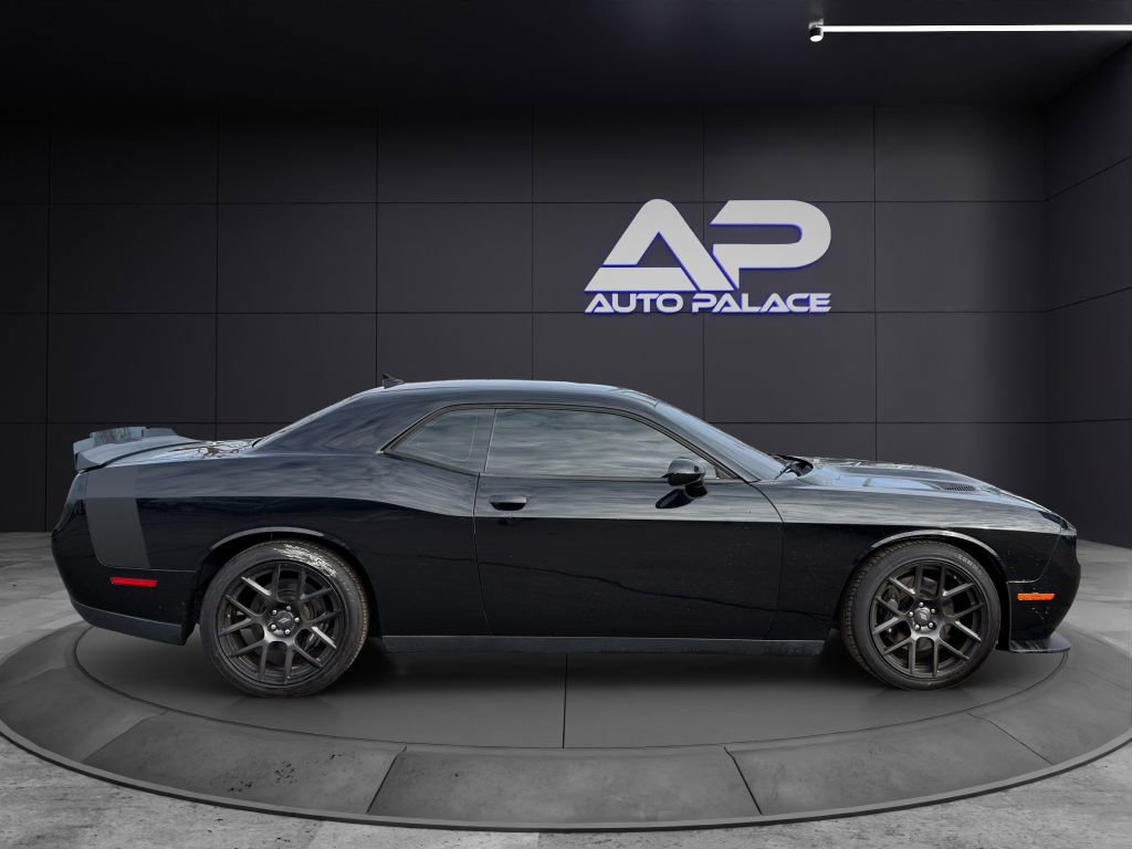 Used 2017 Dodge Challenger R/T Scat Pack w/ Leather Interior Group image 8
