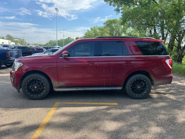 Used 2018 Ford Expedition XLT w/ Equipment Group 202A AWD/4WD image 5