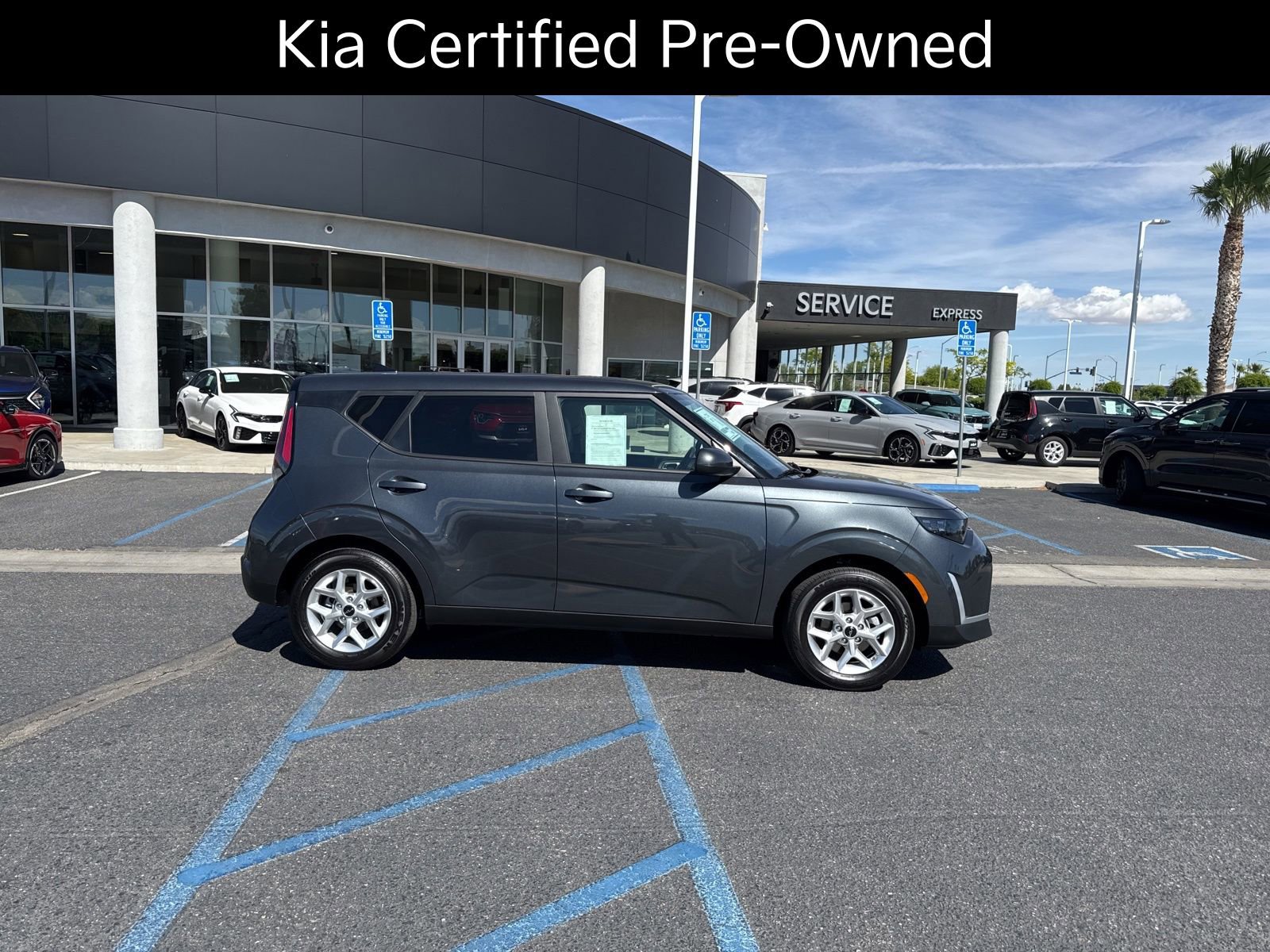 Certified 2025 Kia Soul LX w/ LX Technology Package FWD image 4