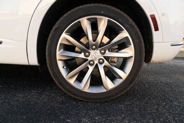 Used 2021 Buick Envision Avenir w/ Technology Package II image 35