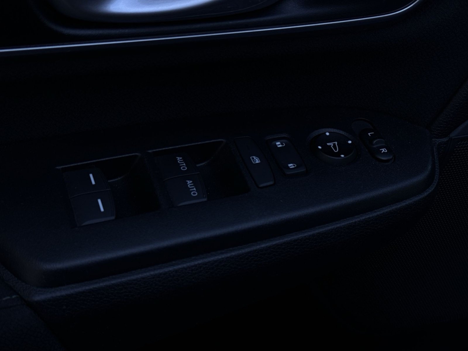 Used 2021 Honda CR-V EX image 12