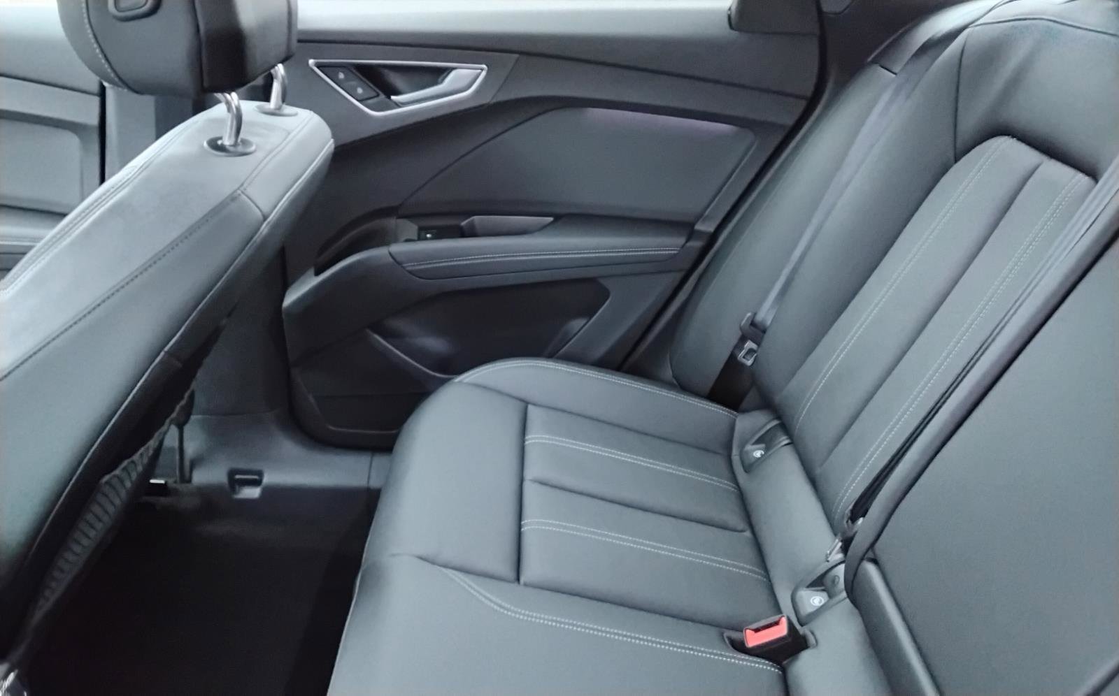 Certified 2025 Audi Q4 e-tron Premium w/ Convenience Package image 18