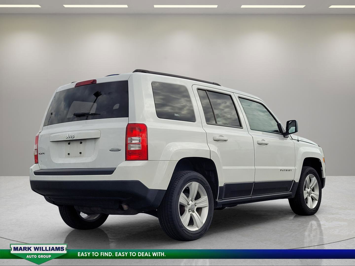 Used 2013 Jeep Patriot Latitude w/ Sun/Sound Group AWD/4WD image 4