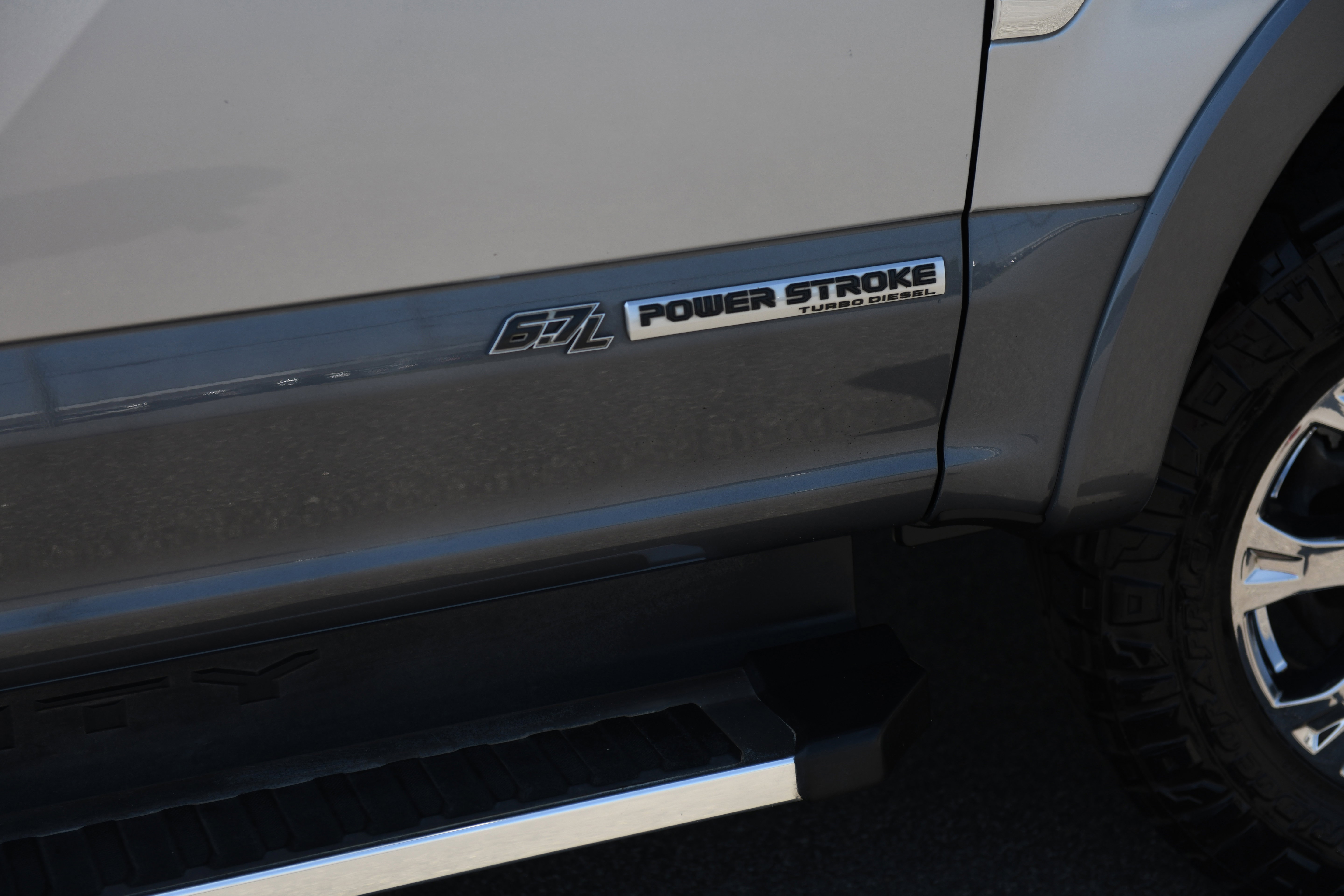 Used 2022 Ford F250 Lariat w/ Lariat Ultimate Package image 6