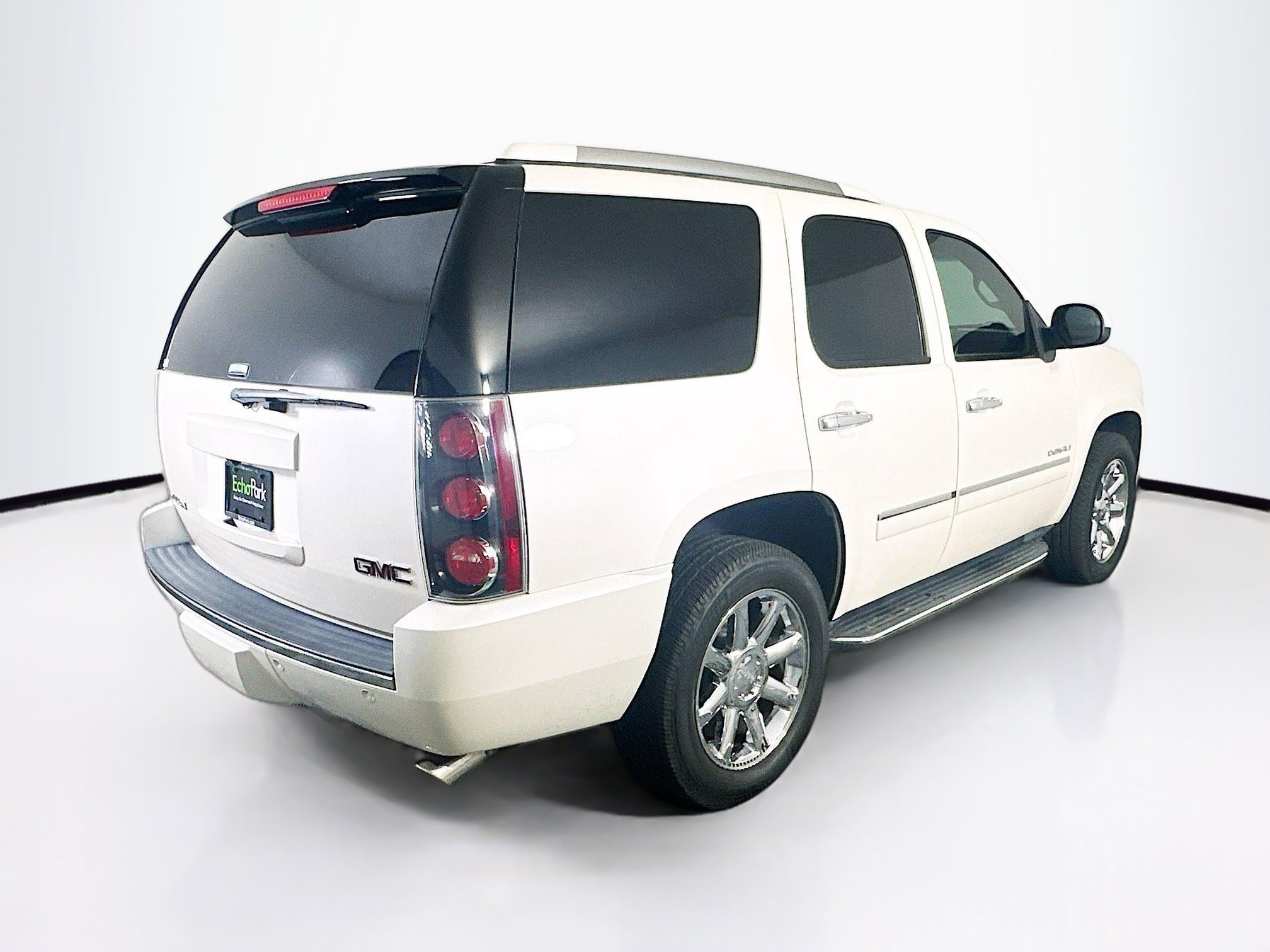 Used 2013 GMC Yukon Denali RWD image 9