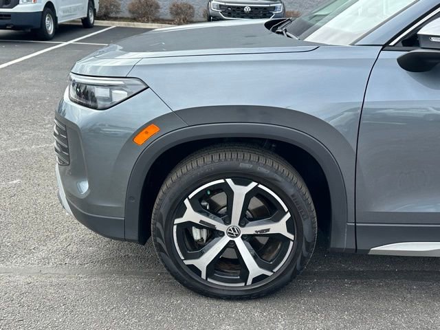 Certified 2025 Volkswagen Tiguan SE w/ Panoramic Sunroof Package image 7