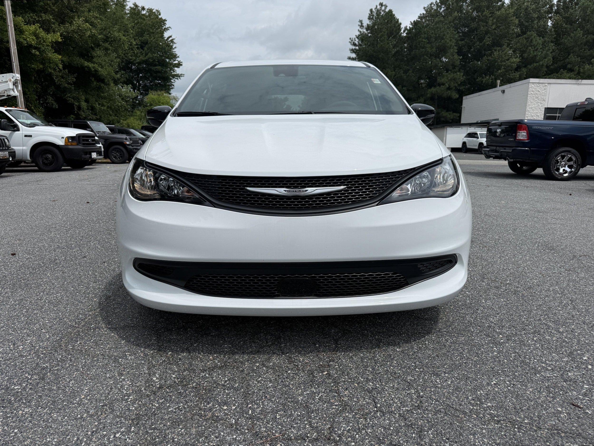 New 2027 Chrysler Pacifica LX FWD image 2