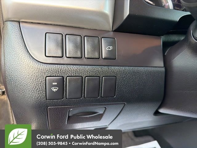 Used 2016 Toyota Highlander XLE image 14