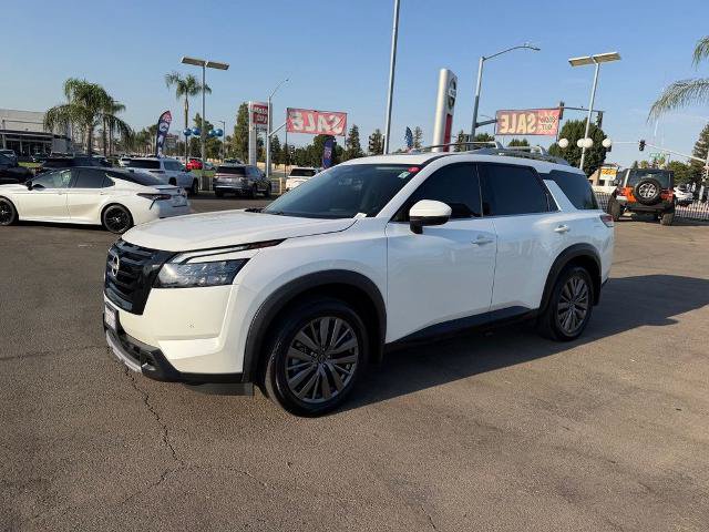 Certified 2025 Nissan Pathfinder SL w/ SL Premium Package FWD image 3