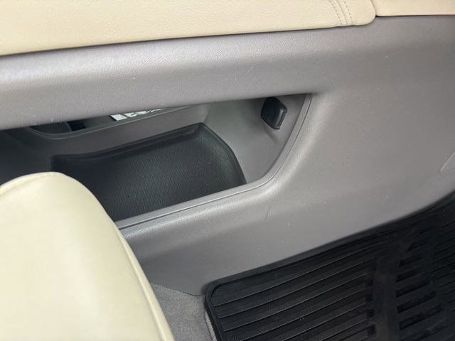 Used 2017 Cadillac XT5 Luxury w/ Driver Awareness Package image 43