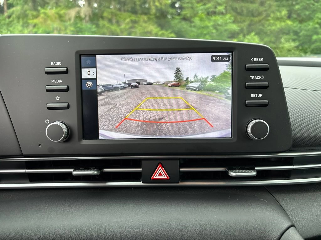 Used 2025 Hyundai Elantra SE FWD image 25