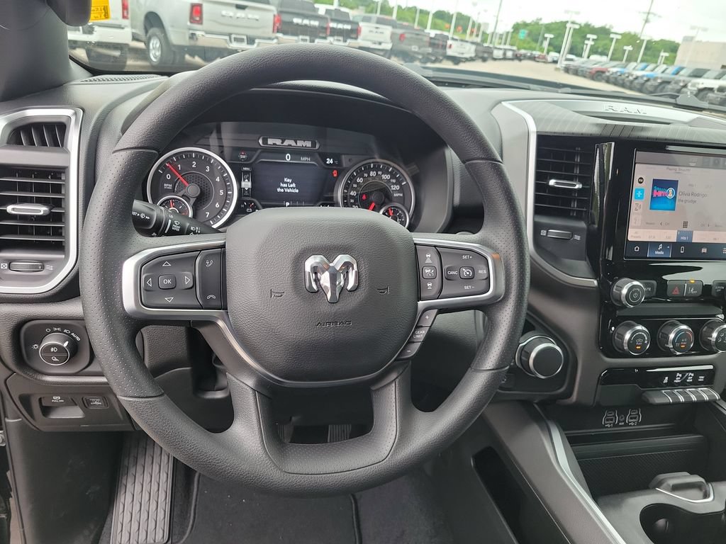 New 2026 RAM 1500 Express AWD/4WD image 16