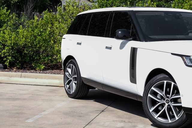 New 2027 Land Rover Range Rover Long Wheelbase SE AWD/4WD image 8