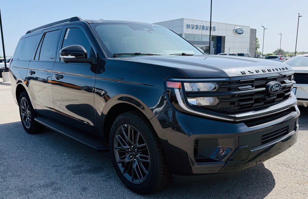 New 2026 Ford Expedition Max Platinum w/ Stealth Appearance Package
