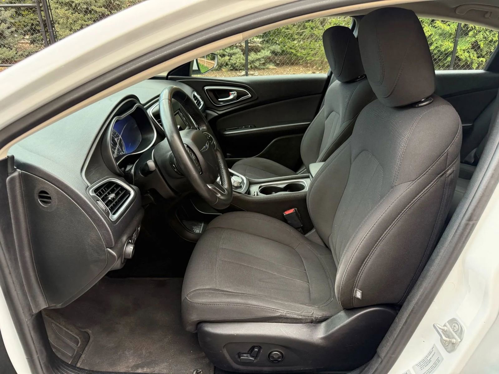 Used 2015 Chrysler 200 Limited w/ Convenience Group image 12