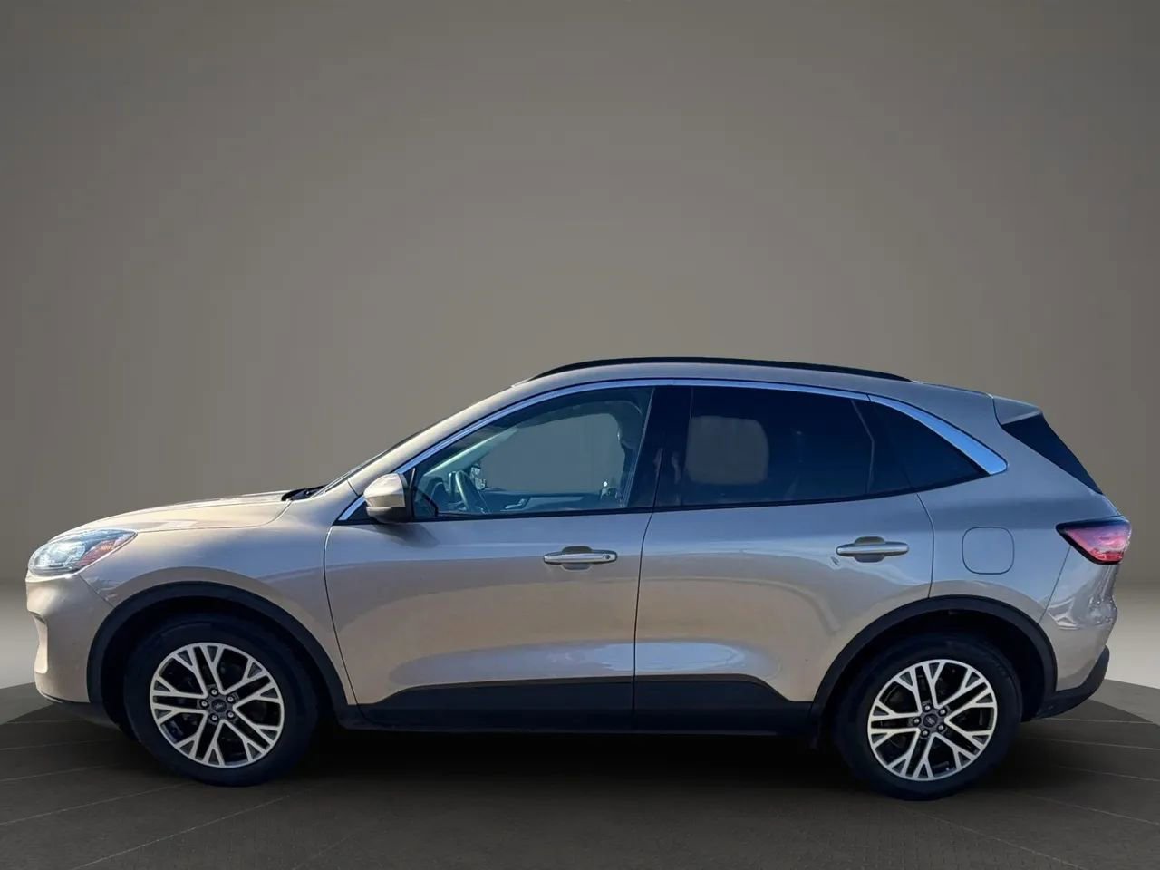 Used 2021 Ford Escape SEL image 8