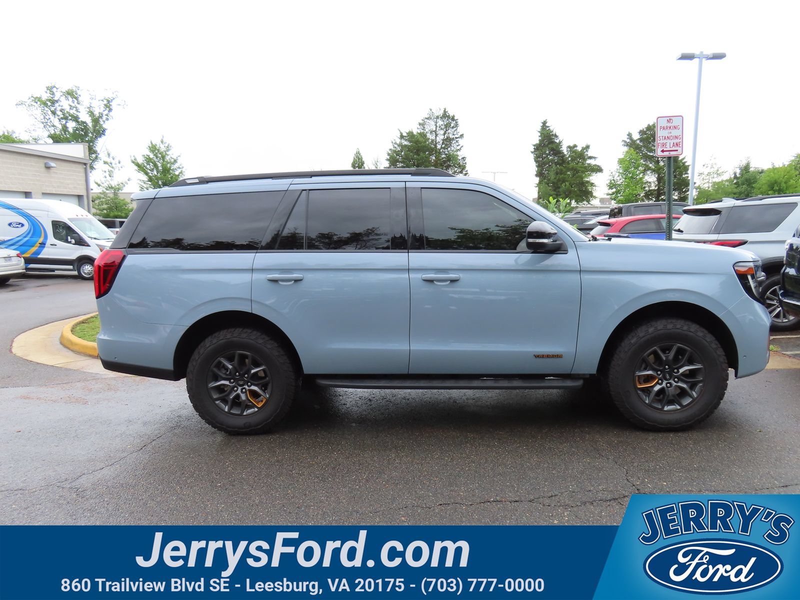 Used 2025 Ford Expedition Tremor AWD/4WD image 4