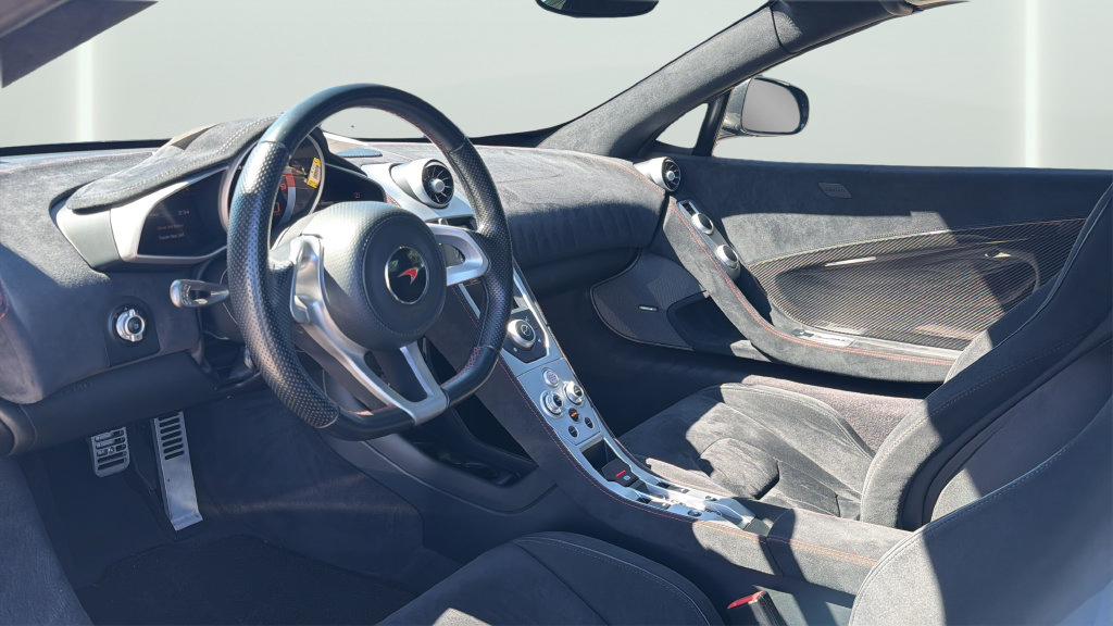 Used 2015 McLaren 650S Spider RWD image 11