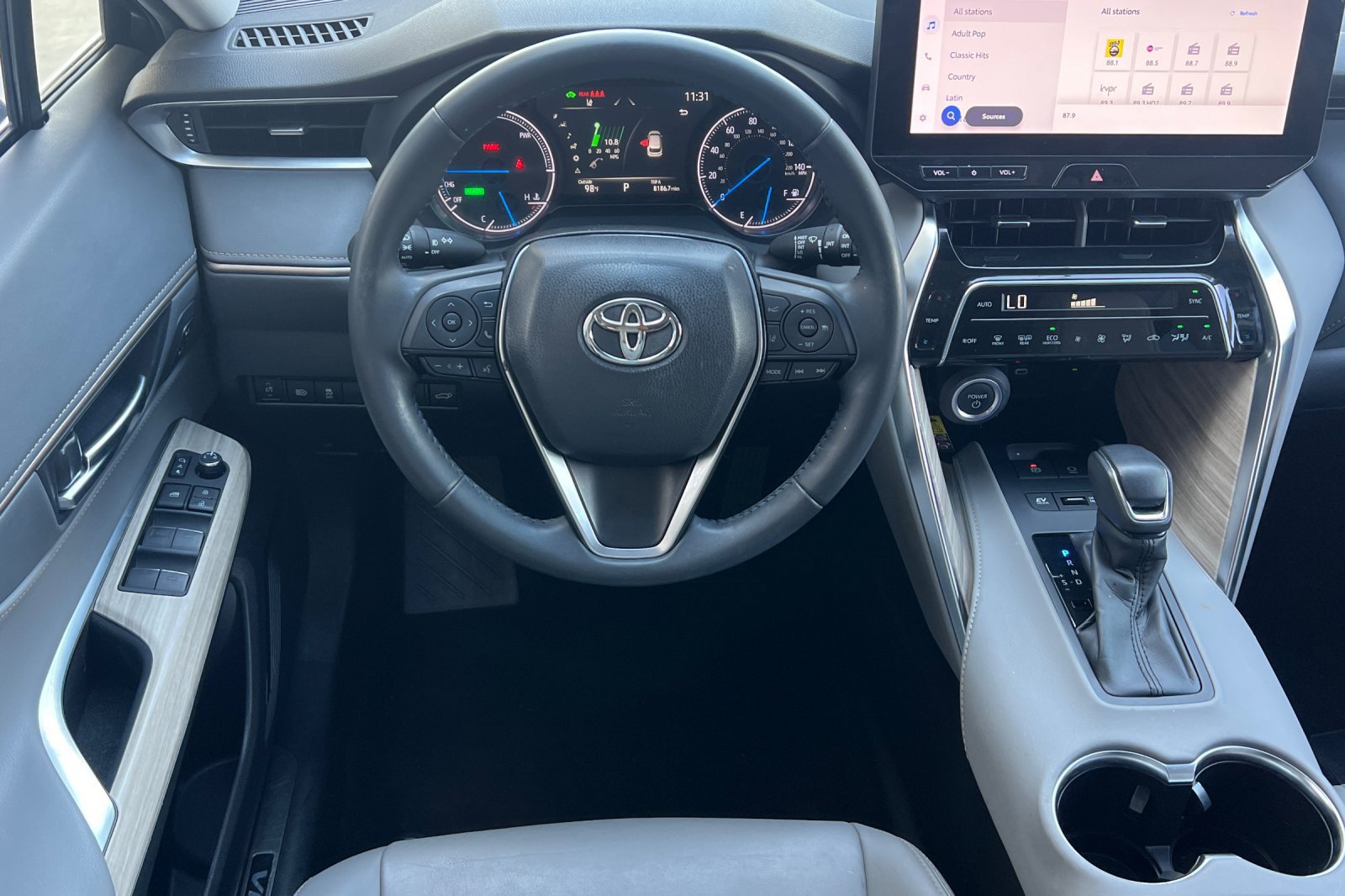 Certified 2024 Toyota Venza XLE AWD/4WD image 14