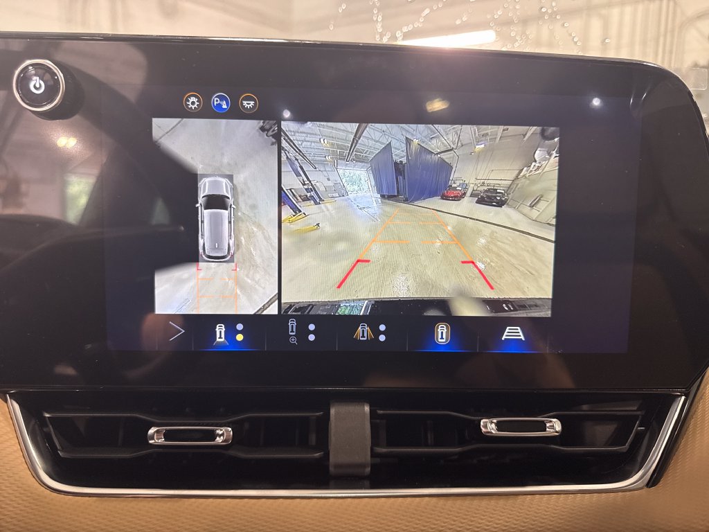 New 2026 Chevrolet Equinox ACTIV w/ Convenience Package III FWD image 14
