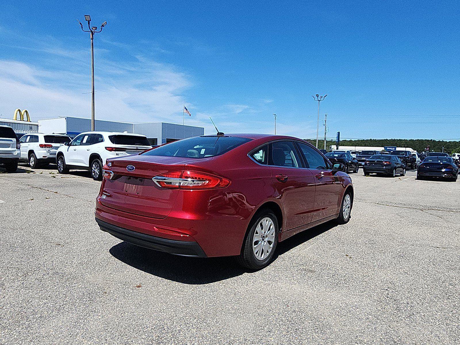 Used 2019 Ford Fusion S FWD image 4