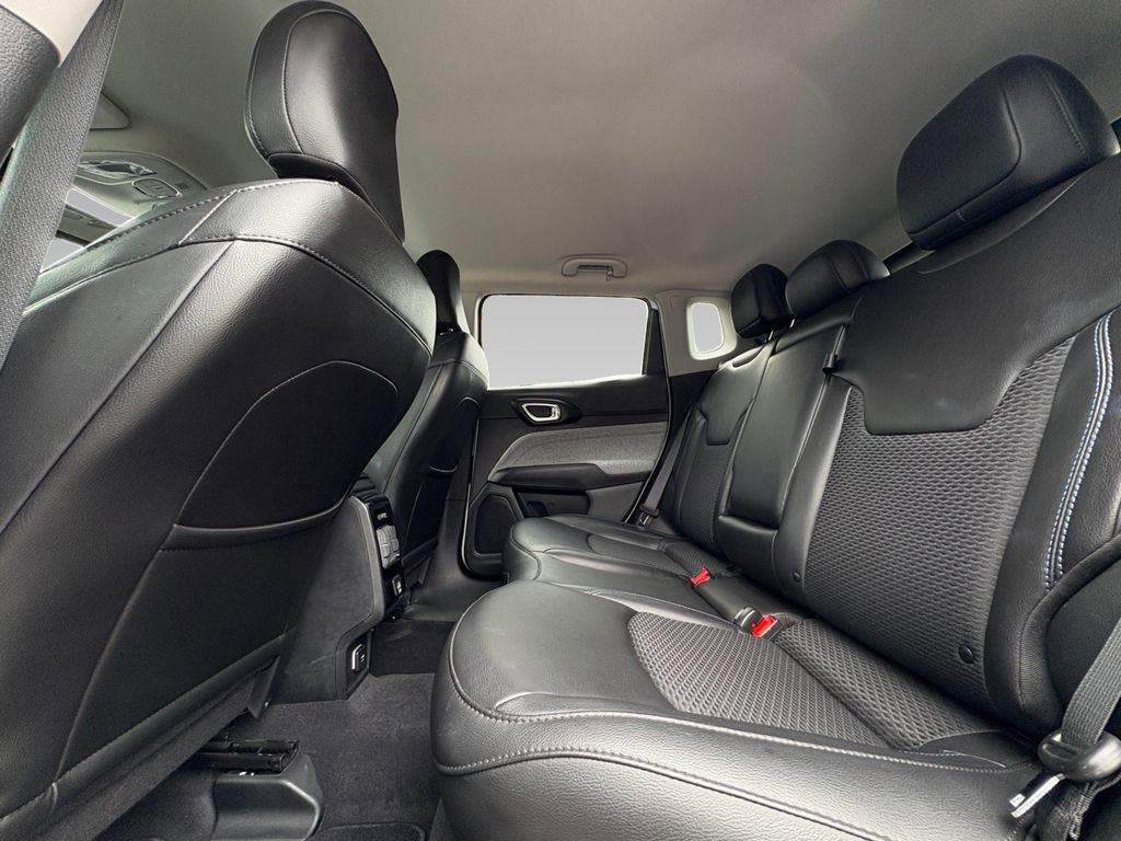 Used 2022 Jeep Compass Latitude image 4