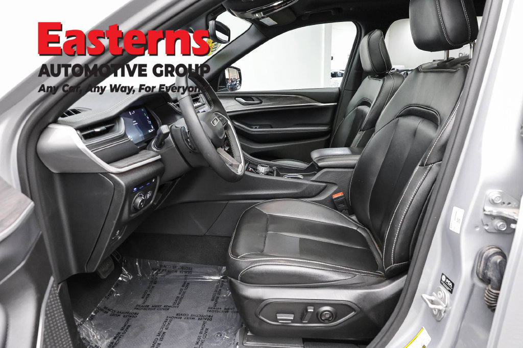 Used 2024 Jeep Grand Cherokee Limited 4xe AWD/4WD image 15