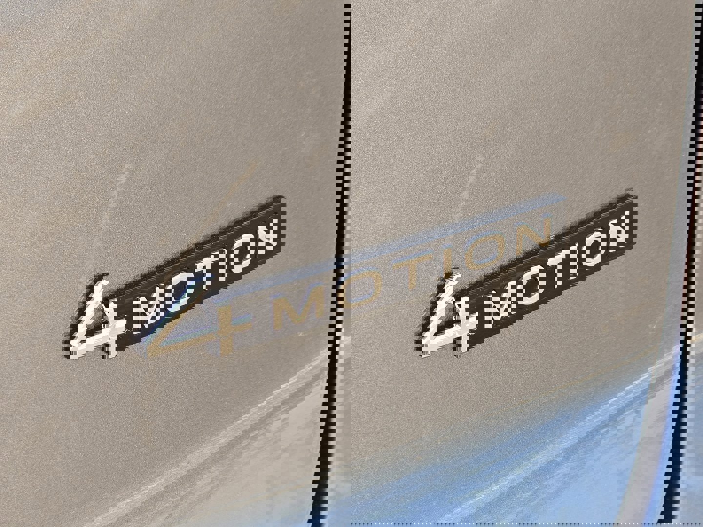 Certified 2025 Volkswagen Atlas Cross Sport SEL R-Line AWD/4WD image 16