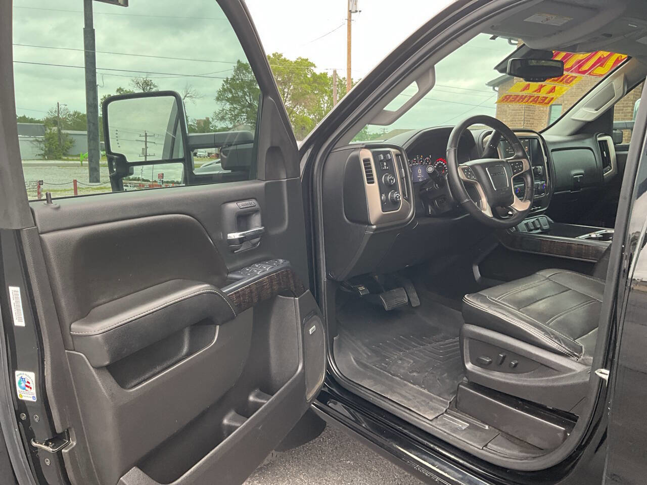 Used 2016 GMC Sierra 2500 Denali w/ Duramax Plus Package AWD/4WD image 24