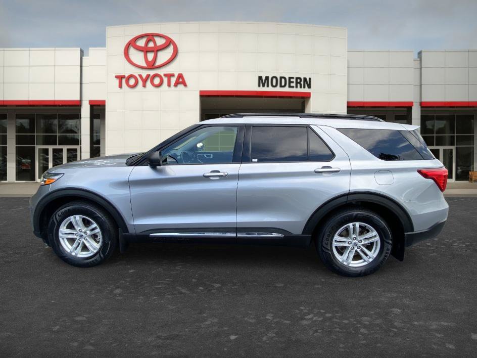 Used 2021 Ford Explorer XLT w/ Equipment Group 202A AWD/4WD image 8