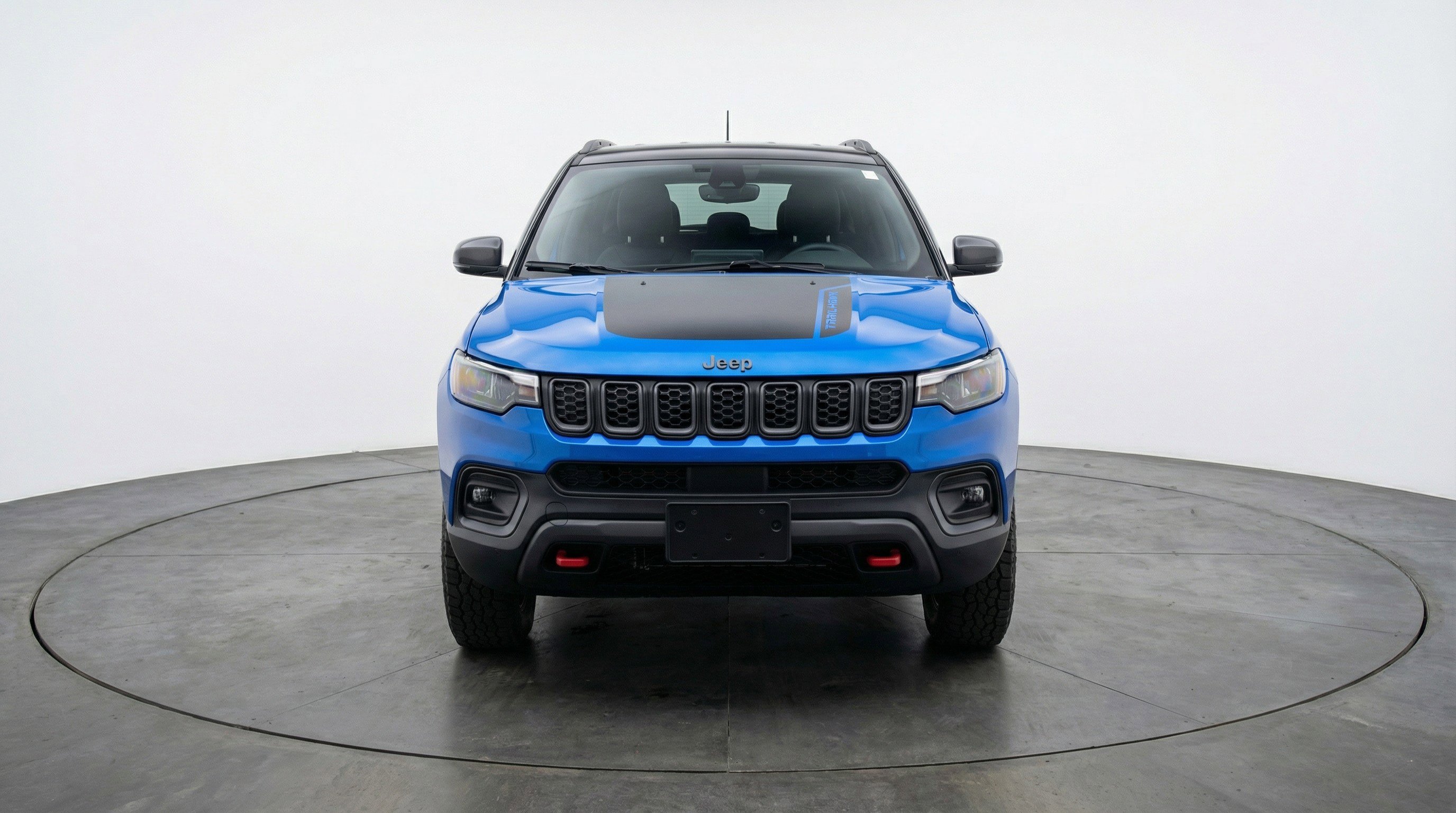 Used 2025 Jeep Compass Trailhawk image 2