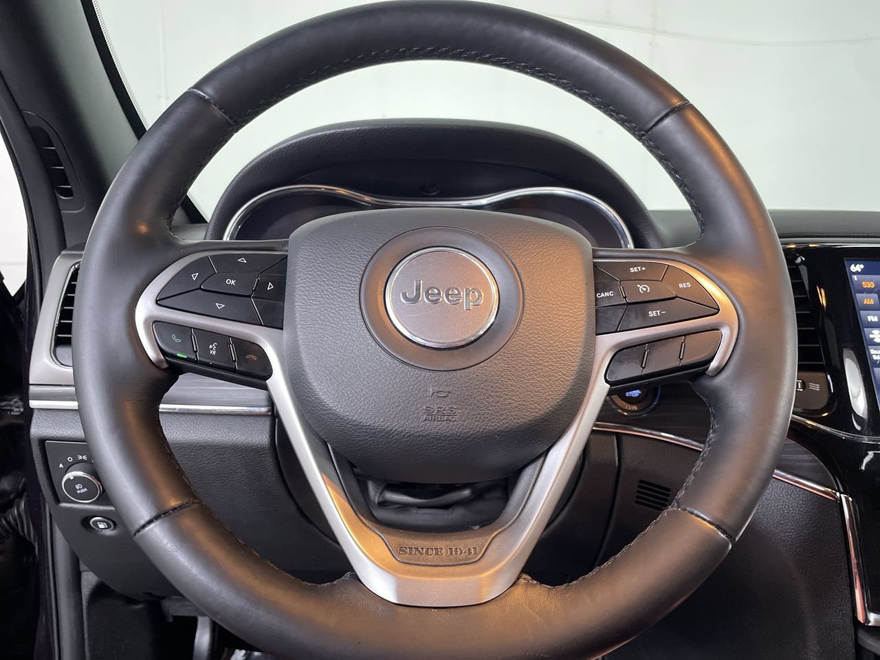 Used 2021 Jeep Grand Cherokee Limited AWD/4WD image 13