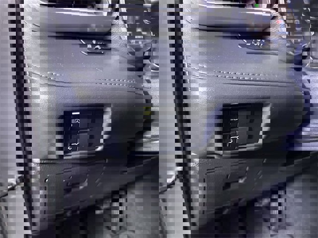 Used 2022 Toyota Highlander XLE image 18