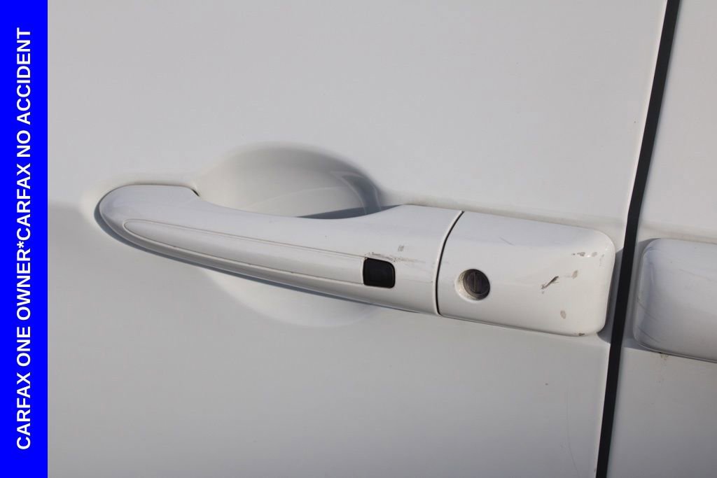 Used 2023 Chrysler Pacifica Touring-L image 13