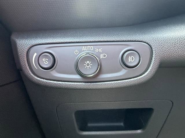 Used 2023 Chevrolet TrailBlazer RS w/ Sun and Liftgate Package image 36