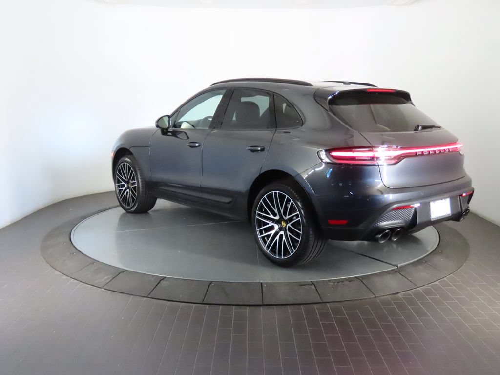 Certified 2026 Porsche Macan AWD/4WD image 3