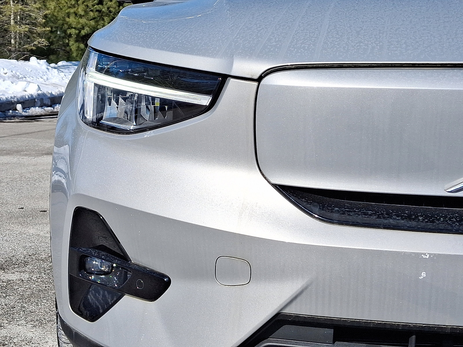 Certified 2023 Volvo XC40 Recharge Plus w/ Protection Package Premier image 9