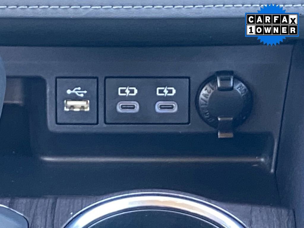 Used 2023 Toyota Highlander Platinum image 33