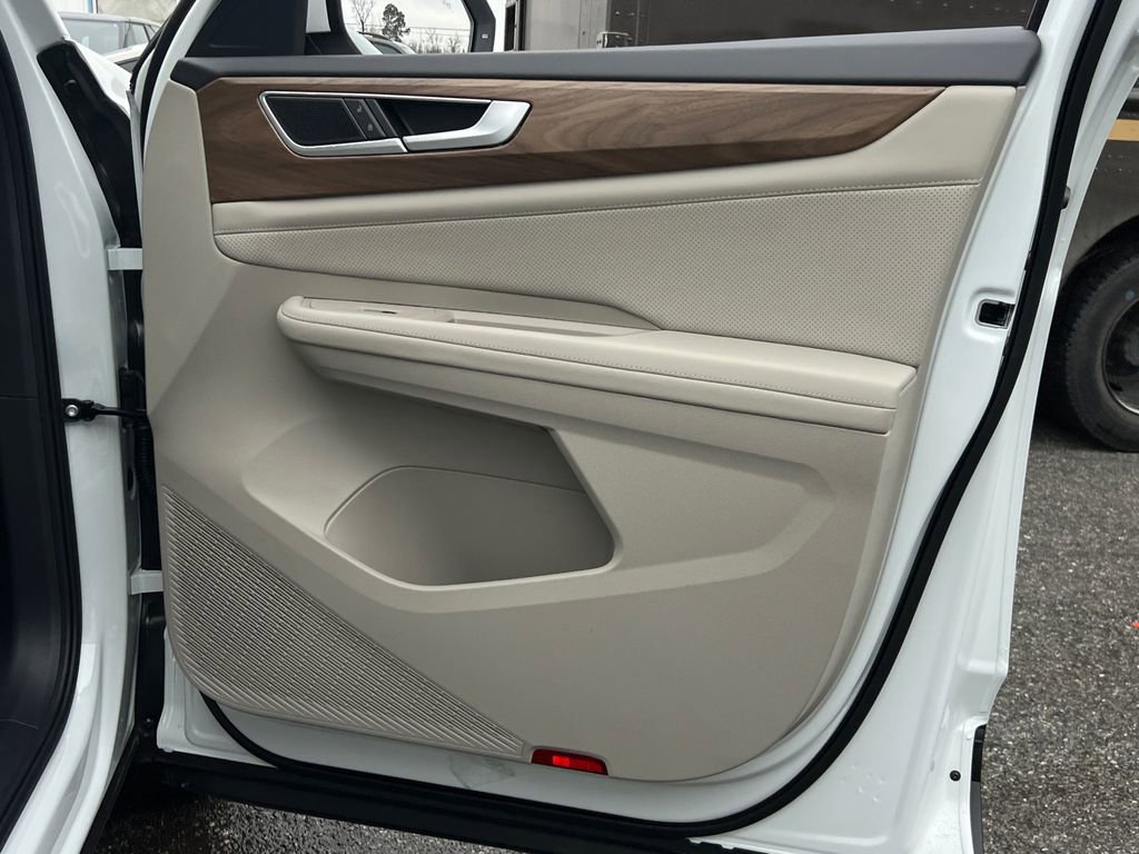 New 2026 Volkswagen Atlas SE image 9