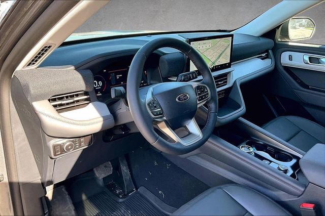 New 2026 Ford Explorer Active w/ Active Comfort Package image 6