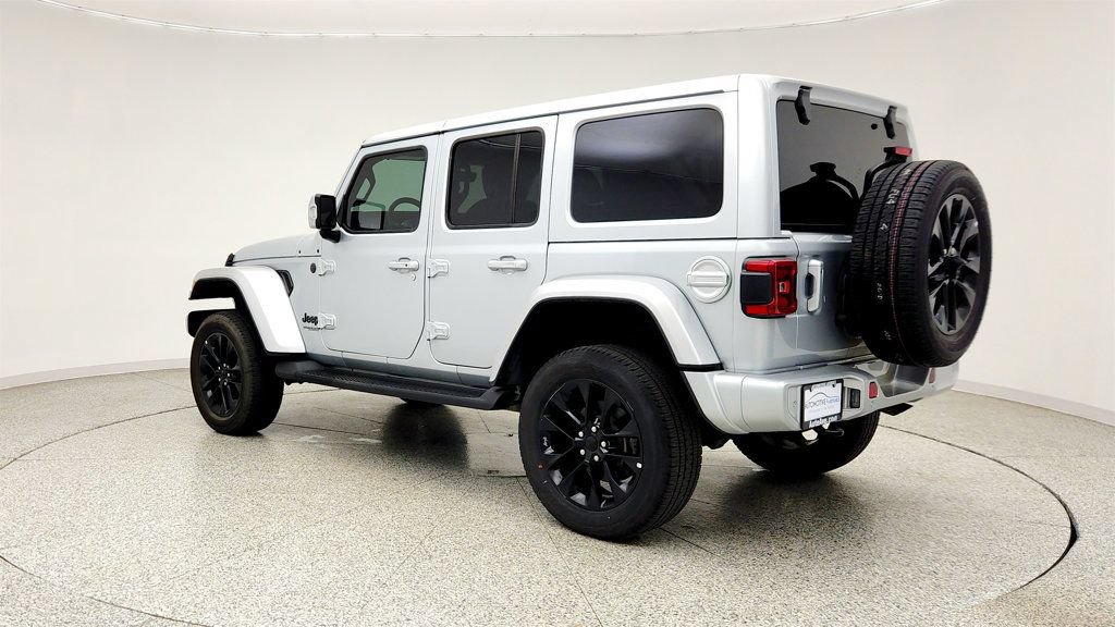 Used 2022 Jeep Wrangler Unlimited Sahara AWD/4WD image 7
